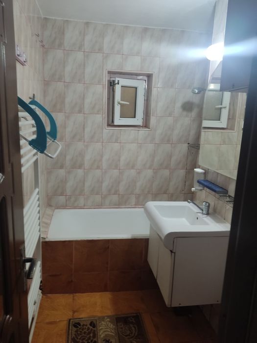 Vand apartament 2 camere decomandat