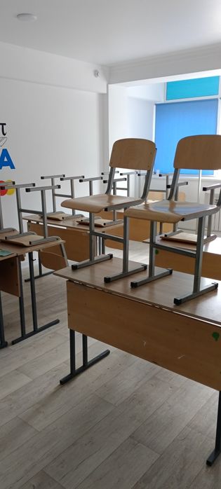 Продам Стулья школьные