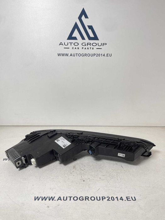 Горен ляв фар за BMW 7er G70