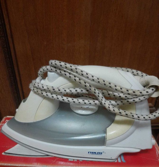 Продается паровой утюг