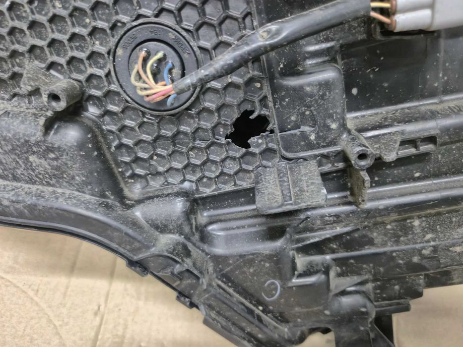 Far Stanga / Dreapta Toyota Highlander An 2020 - 2024 cod 10000-8A06K 10100-8A06K