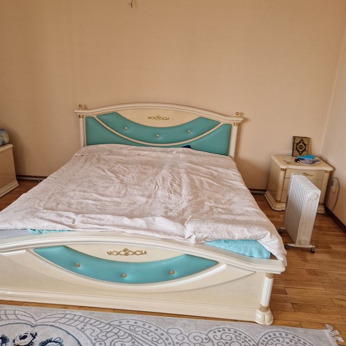 Кровать двухспальняя