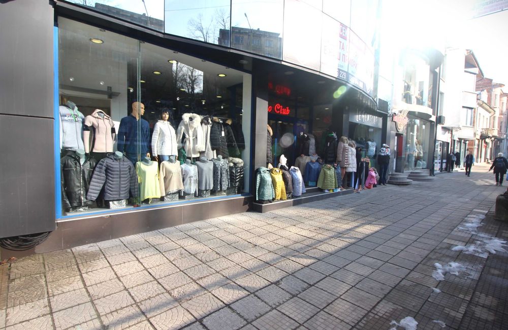 Дава се под наем Магазин в Габрово, Център - 200 кв.м за 1020 € - Снимка #7