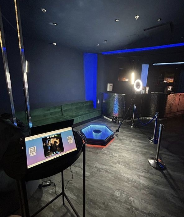 Oglindă Magică, Cabină Foto, Platformă 360 – Nunți și Botezuri
