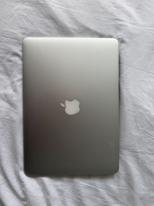 MacBook Air 13" 2017  97% baterie