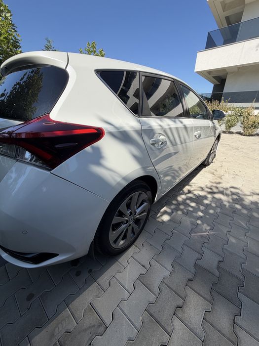 Toyota Auris 1.8 Hybrid