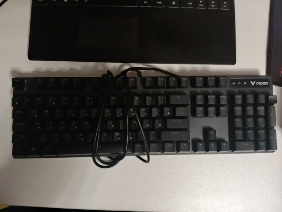 Продам клавиатуру