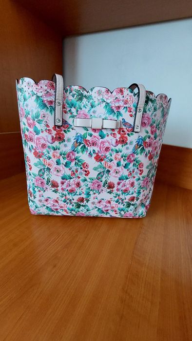 Geantă model floral,încăpătoare