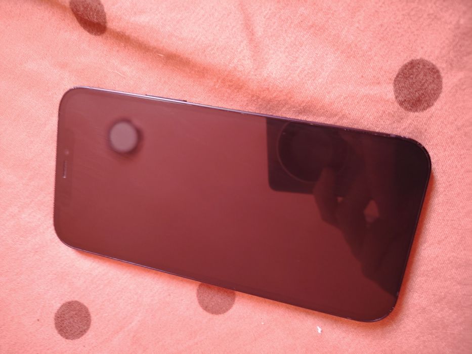 Vând iPhone 12 sau schimb baterie %100