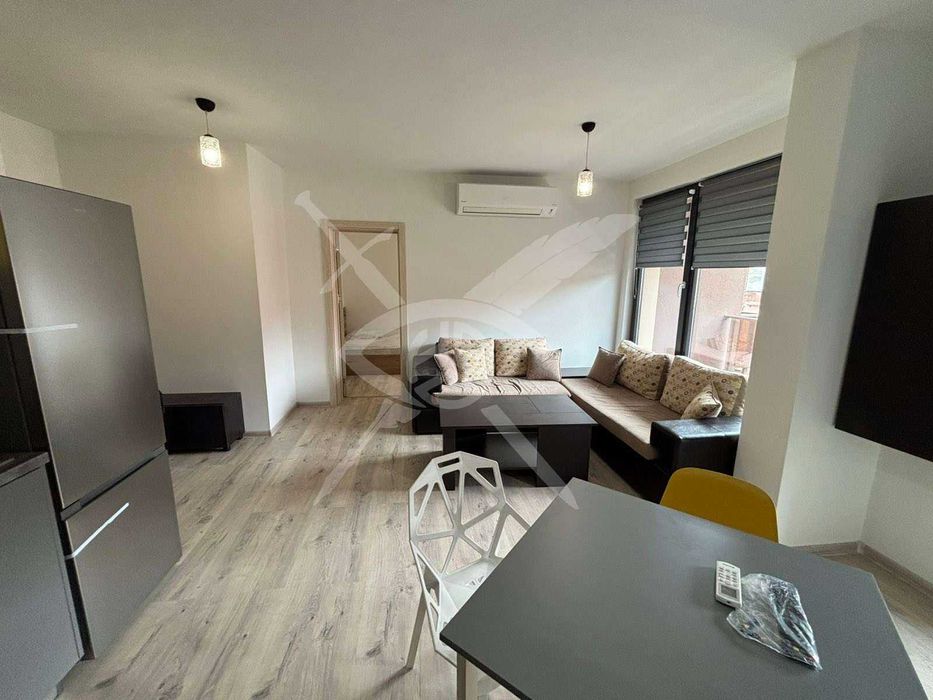 Дава се под наем Четиристаен апартамент в Пловдив, Младежки Хълм - 120 кв.м за 1097.01 € - Снимка #1