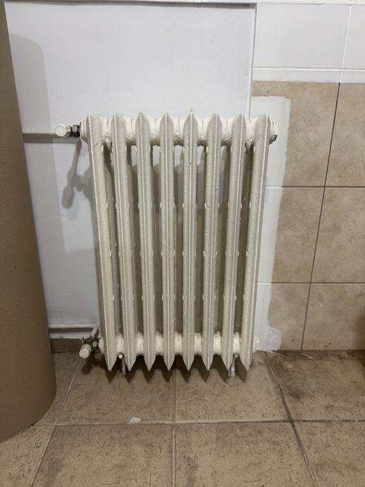 3 calorifere de fonta