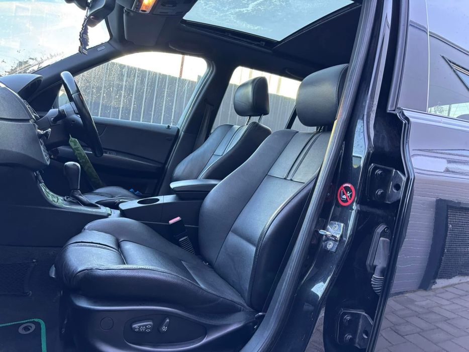 Dezmembrez BMW X3 E83 M-Pack an 2005 3.0i benzina navigatie