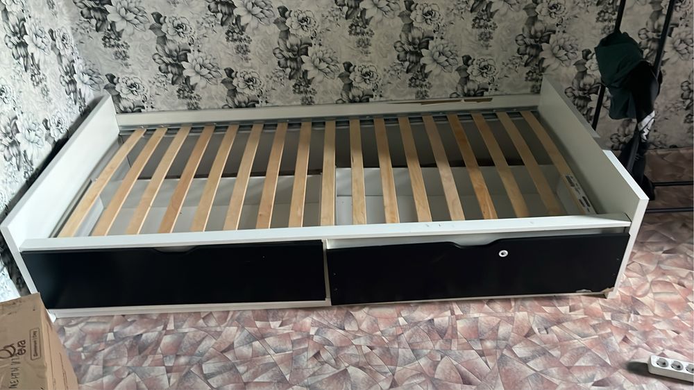 Продам кровать для спальни