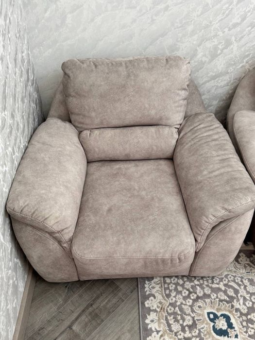 Продается диван в отличном состоянии!