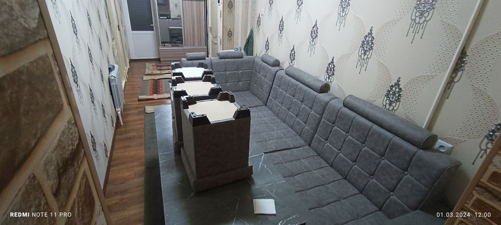 Янги кухонный мебел столи б.н сотилади размери 2.80-1.80