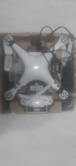 Vând dronă phantom 3 professional