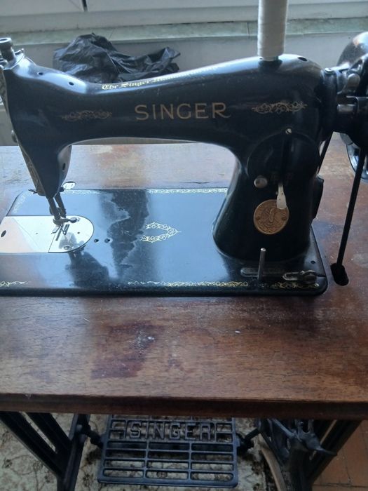 Mașină de cusut SINGER