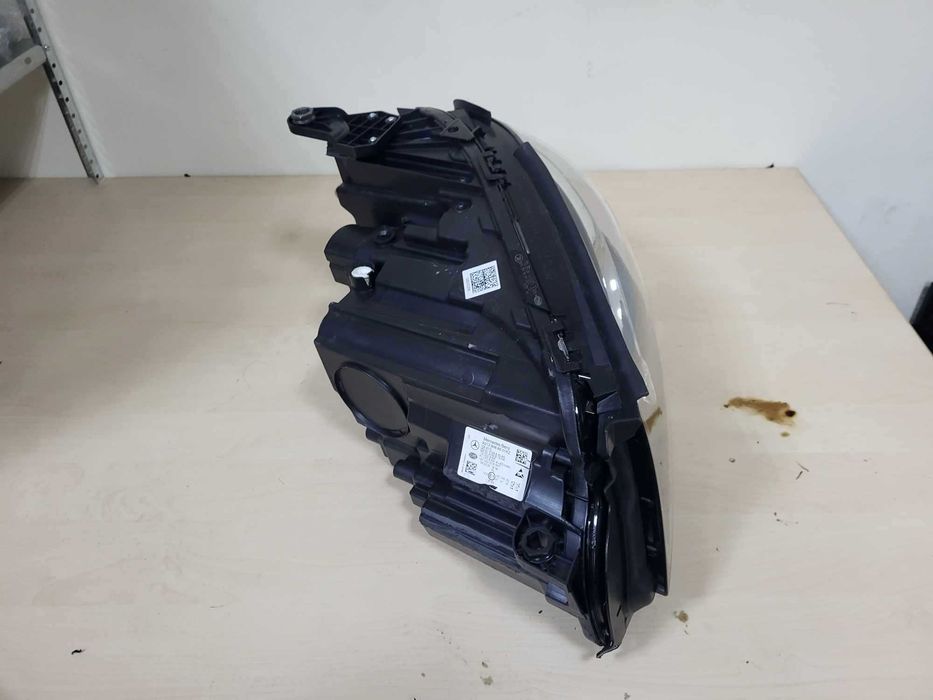 Ляв фар Mercedes W213 E LED lqv far farove мерцедес 213