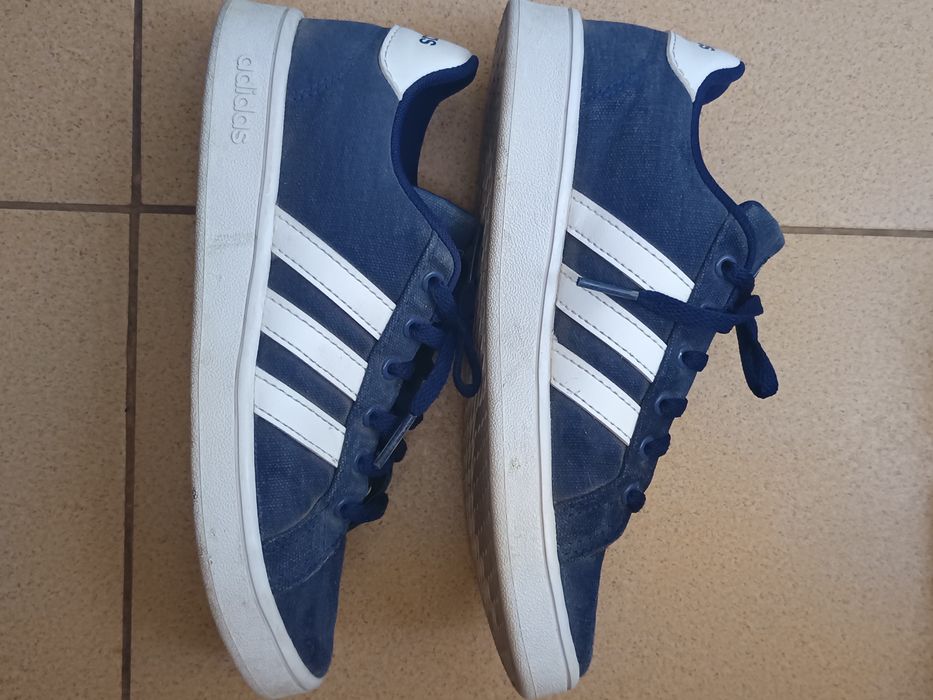 Маратонки 34 р-р Адидас с връзки