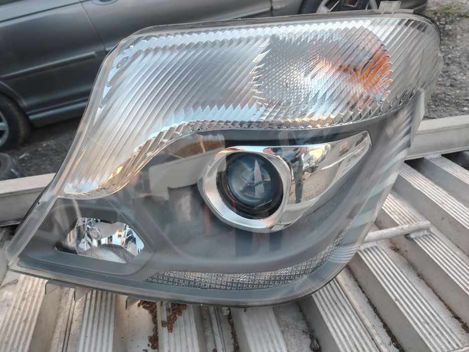 Faruri Originale Xenonn Mercedes Sprinter 13-18 complete