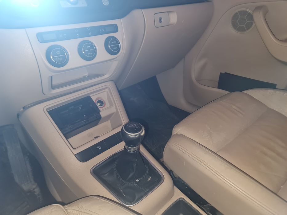 Dezmembrez  Golf Plus 1.9 Diesel BLS,,2008