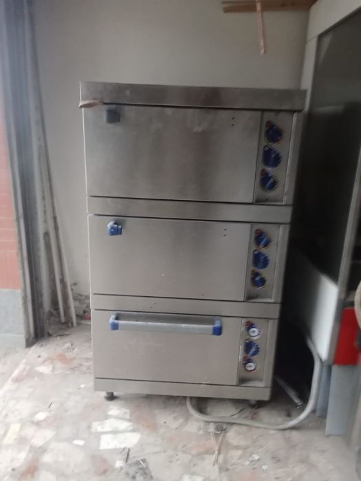 Жарочный шкаф ,духовка