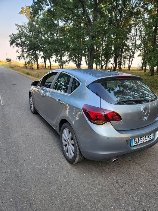 OPEL Astra 2011 — imagine 4