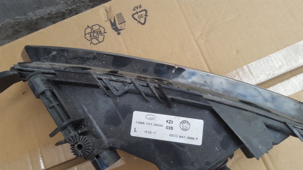 Far ceață Skoda Octavia 2013