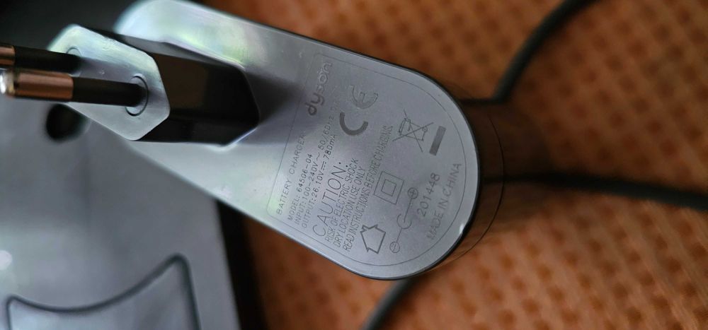 Incarcator  original  aspiratoarele DYSON V6/V7/V8 absolute 26, 1V