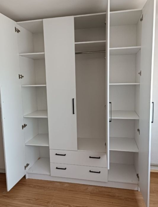 Шкаф для одежды продам