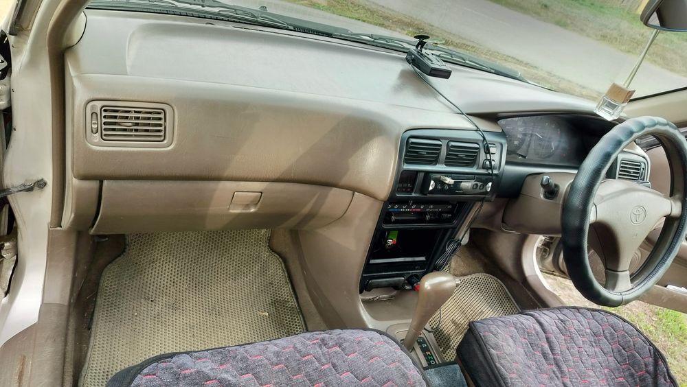 Продам  Тойота Короллу