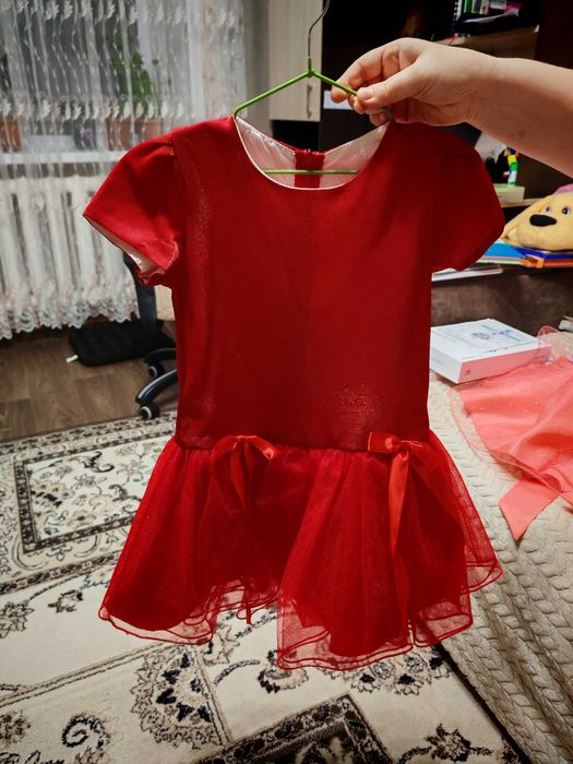 Продам платья детские б/у