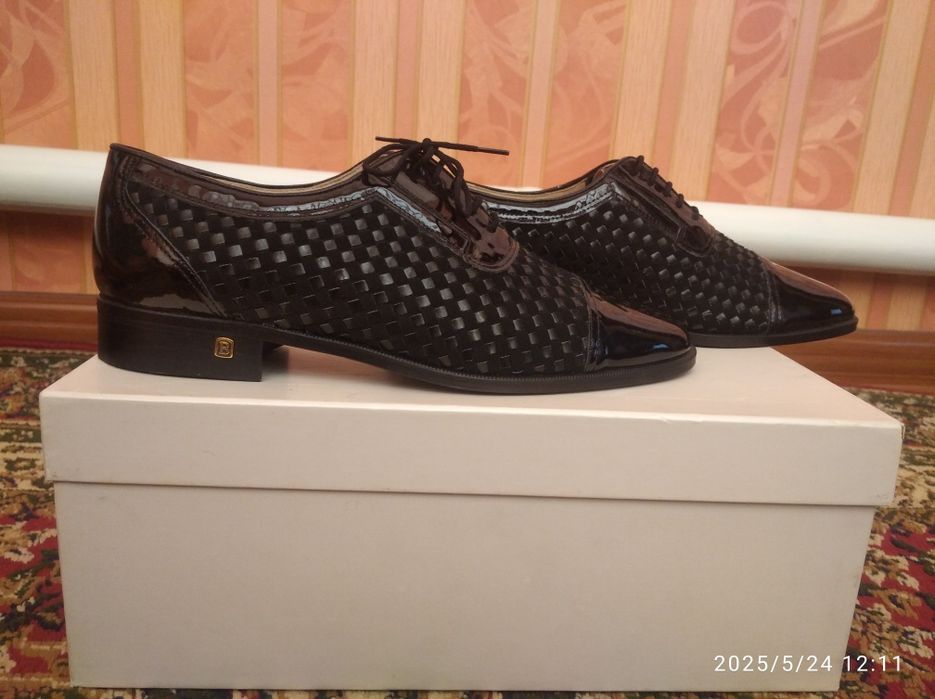 Туфли лакированные новый размер 42
