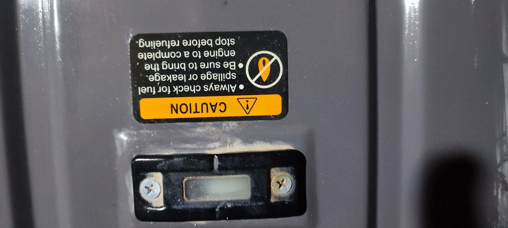 Движок  " Кипор" 2.5 кВ почти новый,Использован всего 3 мес.