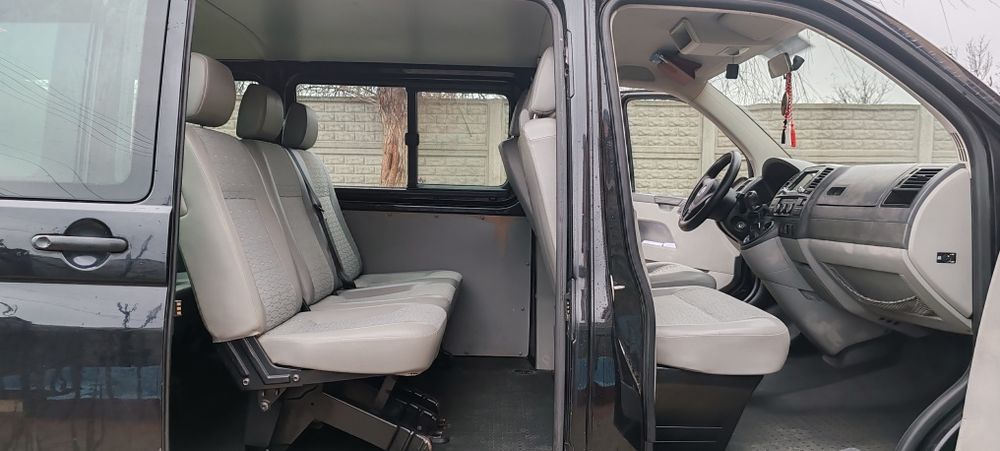 Vând/schimb Transporter T5 8+1 locuri