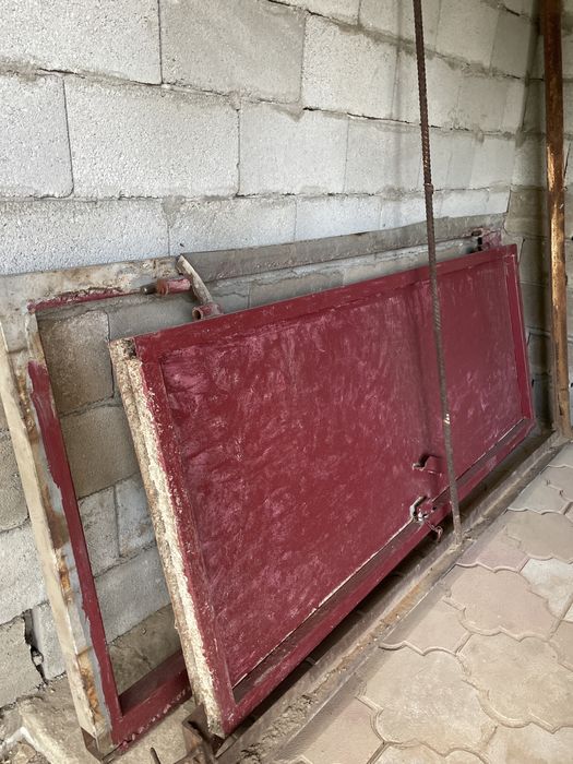 Железная дверь