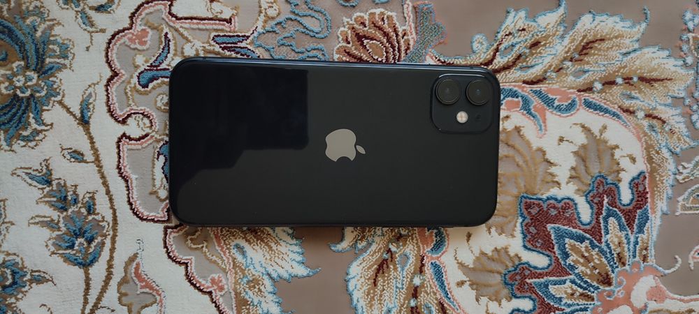 Продам IPhone 11