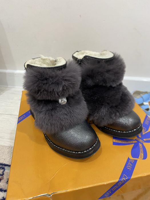 Аяқ киімдер бар арзан бағада