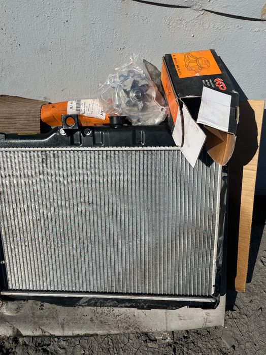 Продам Радиатор Ниссан Цефиро + Помпа