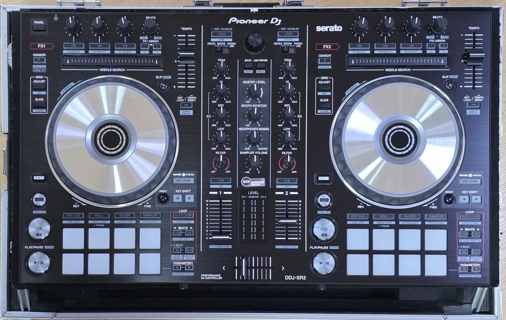 Consola Dj, Pioneer DDJ-SR2 plus Flyght Pro Case