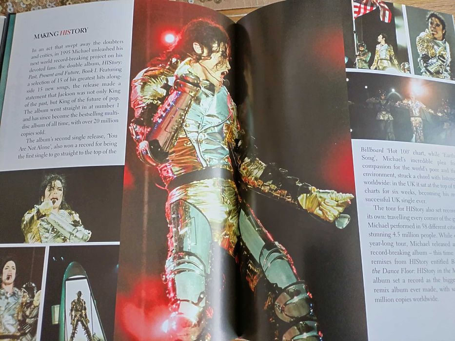 Книга за Майкъл Джаксън на английски език от Лондон