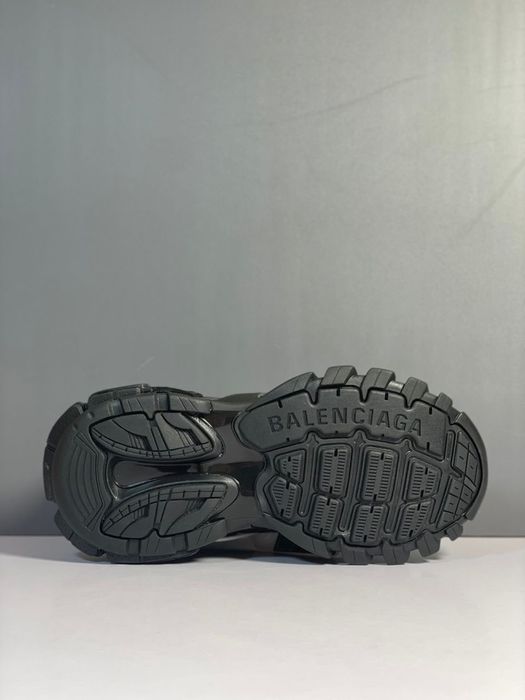 Balenciaga track led