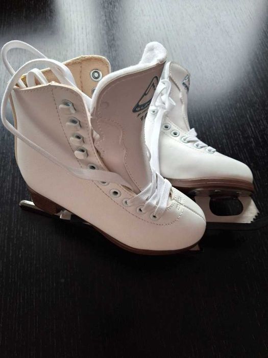 Patine profesionale fete Glacier Jackson 120