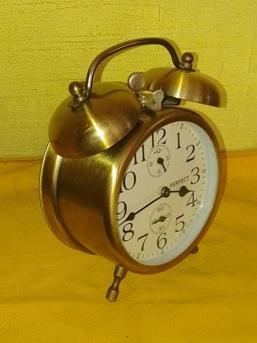Стар Китайски часовник , будилник Perfect с 2 Камбани.
