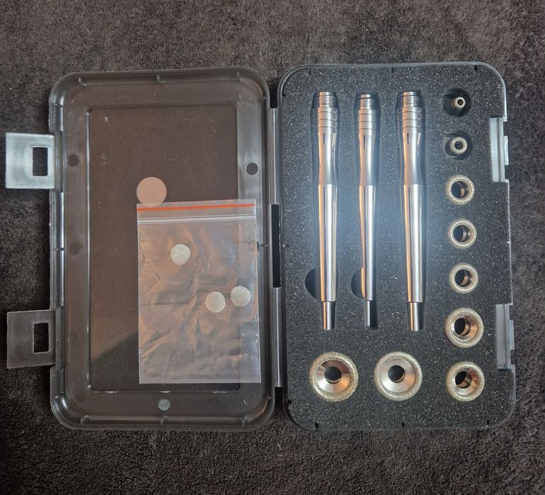 Set capete microdermabraziune cu diamante și cartuse microneedling