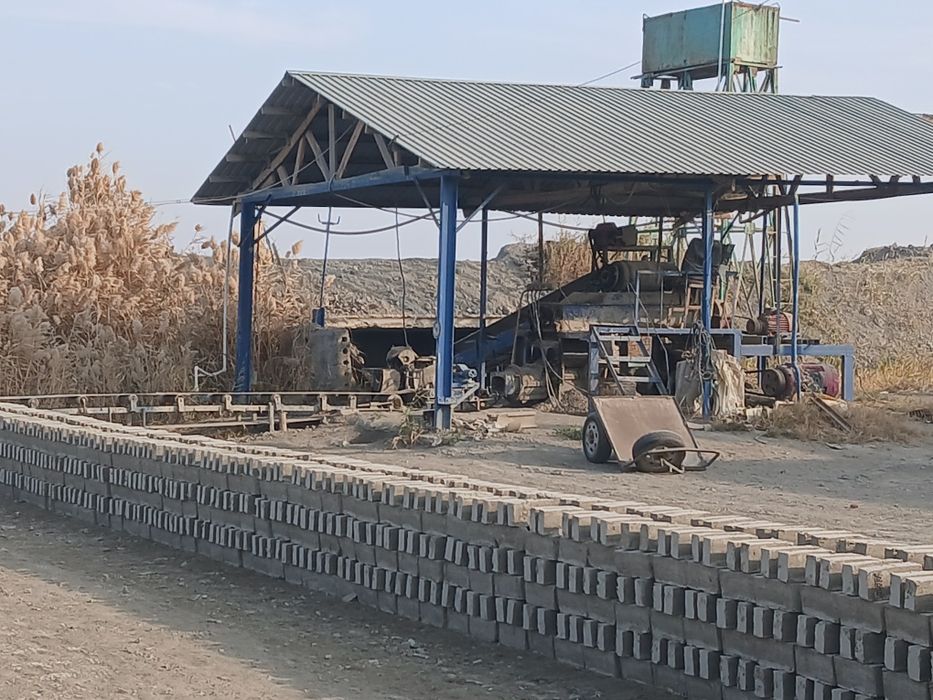 Gisht zavodi sotiladi