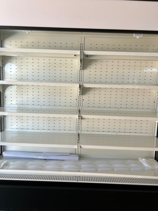 Raft frigorific cu perdea de aer de mari dimensiuni