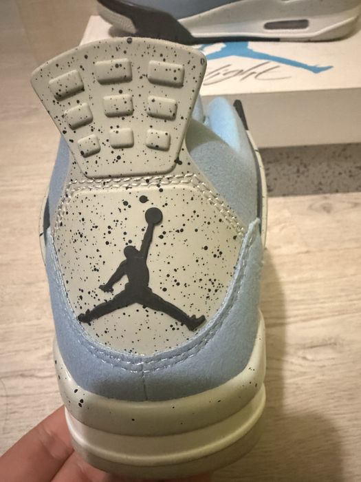 Jordan 4 university blue