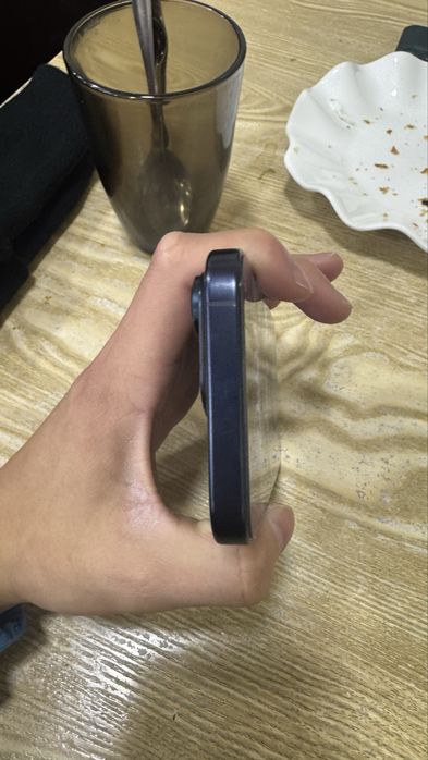 IPhone 15 Pro • Батарея 87%•256GB