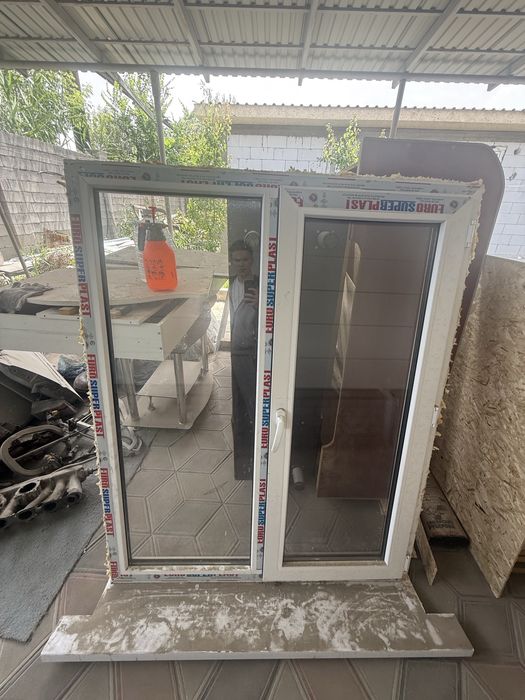 Продам пластиковое окно